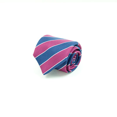Cravatta a 7 pieghe disegno regimental nelle nuances del bordò e blue classic